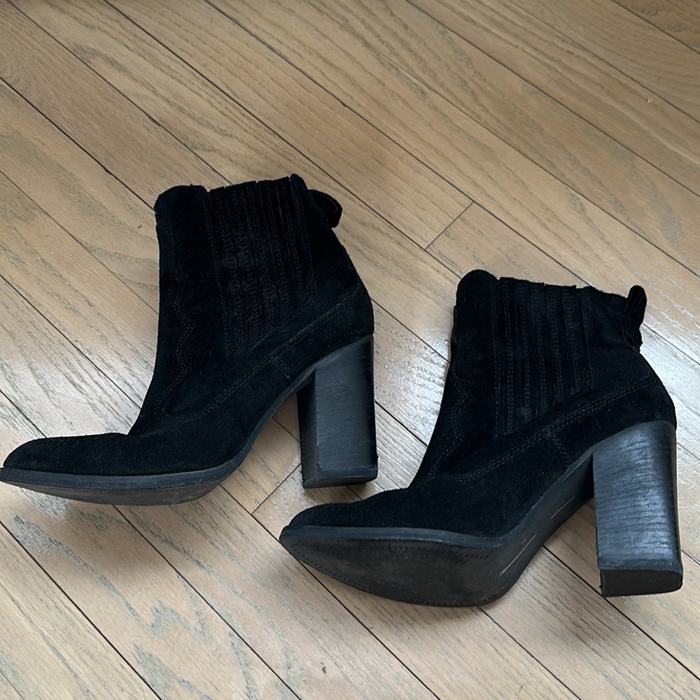 Dolce Vita | Suede Heeled Booties - Picture 3 of 9